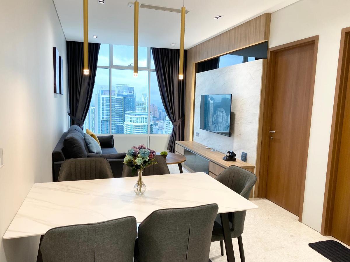 Sky Suites Klcc By Genesis กัวลาลัมเปอร์ ภายนอก รูปภาพ
